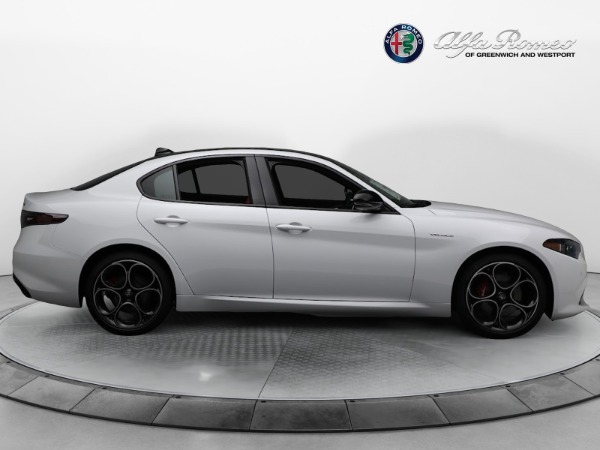 New 2024 Alfa Romeo Giulia Veloce for sale $56,710 at Bugatti of Greenwich in Greenwich CT 06830 19