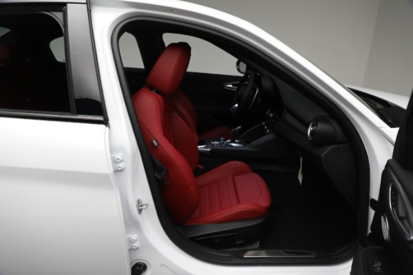 New 2024 Alfa Romeo Giulia Veloce for sale Sold at Bugatti of Greenwich in Greenwich CT 06830 28