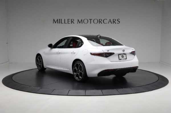 New 2024 Alfa Romeo Giulia Veloce for sale Sold at Bugatti of Greenwich in Greenwich CT 06830 11