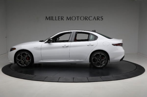 New 2024 Alfa Romeo Giulia Veloce for sale $56,710 at Bugatti of Greenwich in Greenwich CT 06830 7