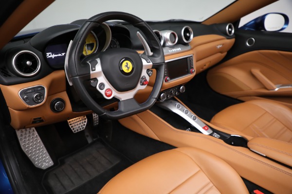 Used 2016 Ferrari California T for sale $169,900 at Bugatti of Greenwich in Greenwich CT 06830 19