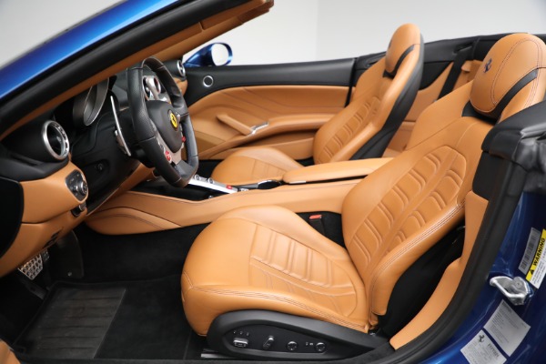 Used 2016 Ferrari California T for sale $169,900 at Bugatti of Greenwich in Greenwich CT 06830 20