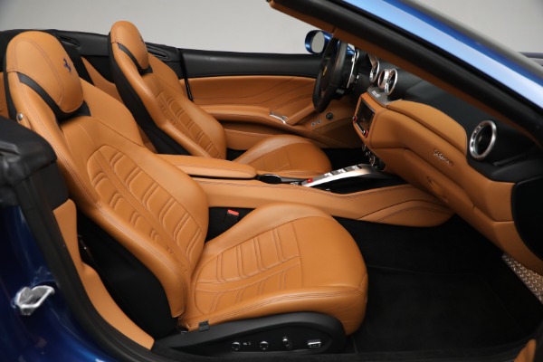 Used 2016 Ferrari California T for sale $169,900 at Bugatti of Greenwich in Greenwich CT 06830 24