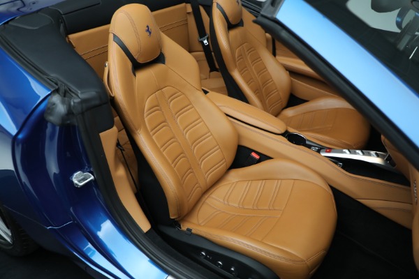Used 2016 Ferrari California T for sale $169,900 at Bugatti of Greenwich in Greenwich CT 06830 25