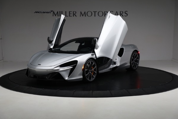 New 2023 McLaren Artura Vision for sale Sold at Bugatti of Greenwich in Greenwich CT 06830 13