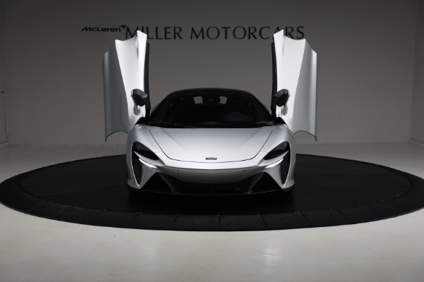 New 2023 McLaren Artura Vision for sale Sold at Bugatti of Greenwich in Greenwich CT 06830 20