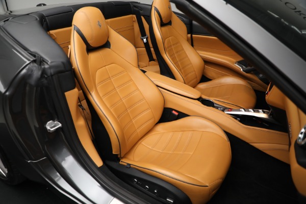 Used 2015 Ferrari California T for sale $142,900 at Bugatti of Greenwich in Greenwich CT 06830 24