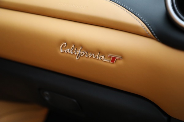 Used 2015 Ferrari California T for sale $142,900 at Bugatti of Greenwich in Greenwich CT 06830 27