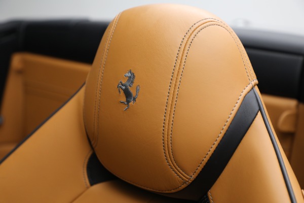 Used 2015 Ferrari California T for sale $142,900 at Bugatti of Greenwich in Greenwich CT 06830 28