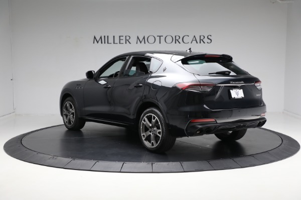 Used 2022 Maserati Levante Modena for sale $69,900 at Bugatti of Greenwich in Greenwich CT 06830 10