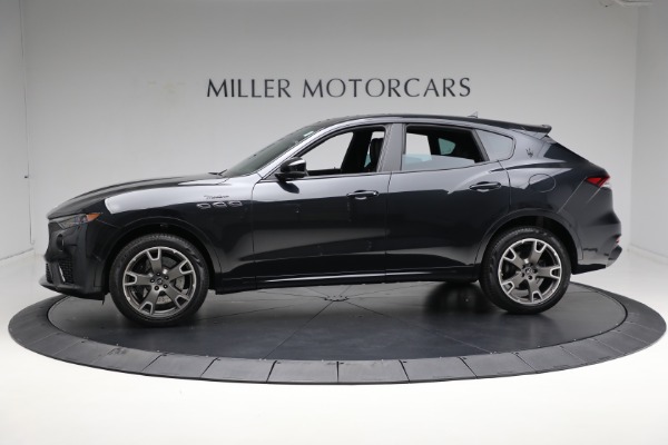 Used 2022 Maserati Levante Modena for sale $69,900 at Bugatti of Greenwich in Greenwich CT 06830 5