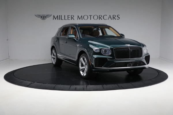 New 2024 Bentley Bentayga V8 for sale $252,225 at Bugatti of Greenwich in Greenwich CT 06830 11