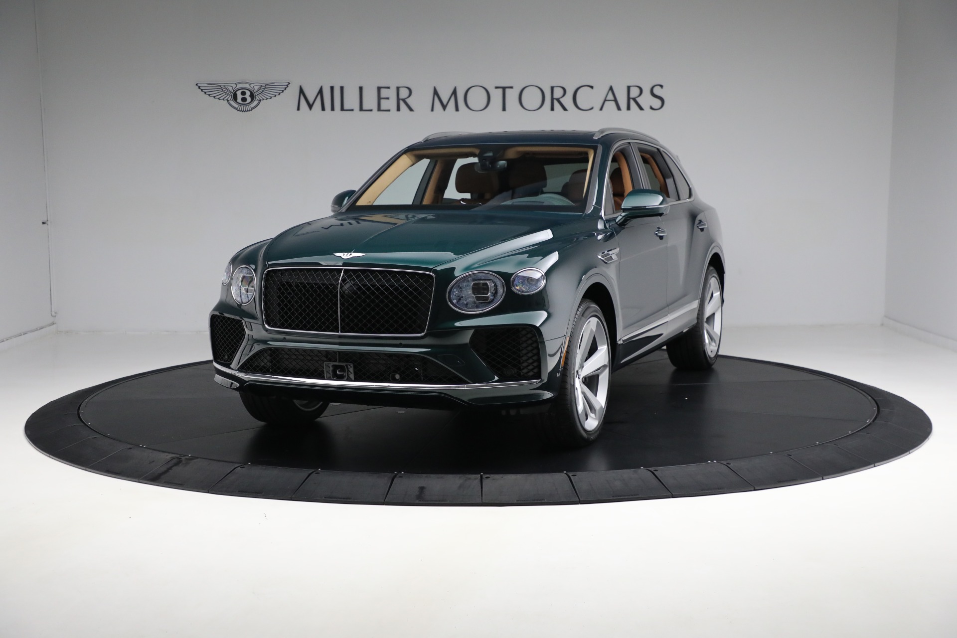 New 2024 Bentley Bentayga V8 for sale $252,225 at Bugatti of Greenwich in Greenwich CT 06830 1