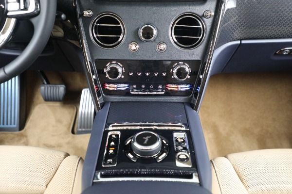 Used 2024 Rolls-Royce Black Badge Cullinan for sale $439,900 at Bugatti of Greenwich in Greenwich CT 06830 26