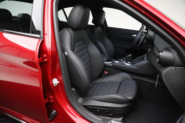 New 2024 Alfa Romeo Giulia Quadrifoglio for sale Sold at Bugatti of Greenwich in Greenwich CT 06830 23