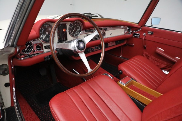 Used 1970 Mercedes-Benz 280 SL for sale Sold at Bugatti of Greenwich in Greenwich CT 06830 17