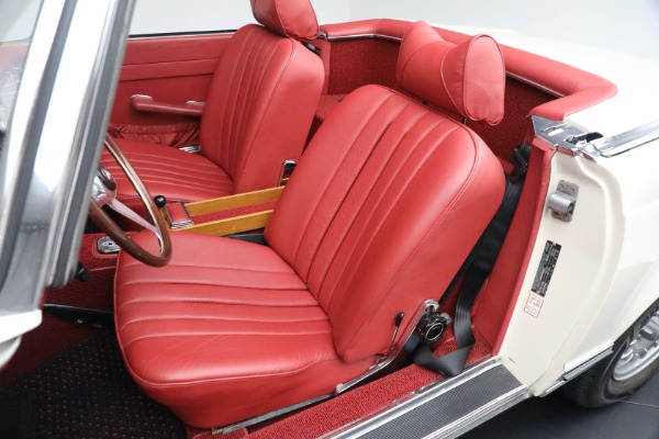 Used 1970 Mercedes-Benz 280 SL for sale Sold at Bugatti of Greenwich in Greenwich CT 06830 19