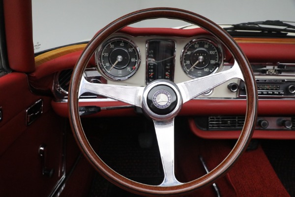 Used 1970 Mercedes-Benz 280 SL for sale Sold at Bugatti of Greenwich in Greenwich CT 06830 20