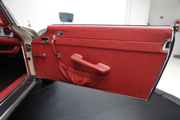 Used 1970 Mercedes-Benz 280 SL for sale Sold at Bugatti of Greenwich in Greenwich CT 06830 26