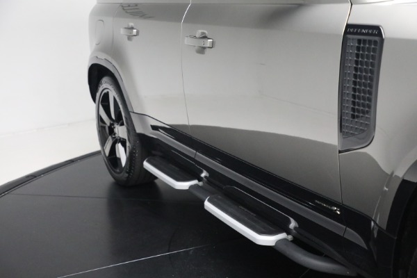 Used 2022 Land Rover Defender 110 X for sale Sold at Bugatti of Greenwich in Greenwich CT 06830 15