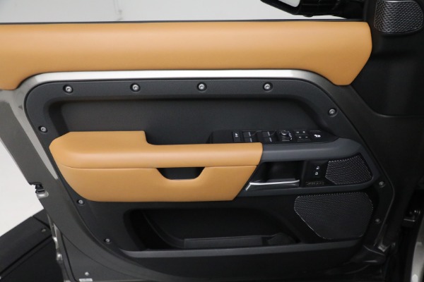 Used 2022 Land Rover Defender 110 X for sale Sold at Bugatti of Greenwich in Greenwich CT 06830 19
