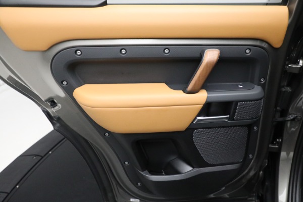 Used 2022 Land Rover Defender 110 X for sale Sold at Bugatti of Greenwich in Greenwich CT 06830 23