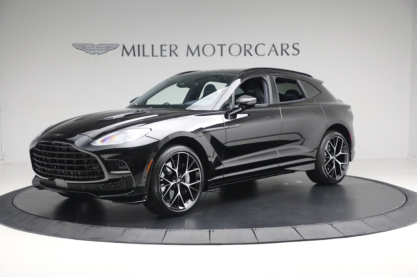 New 2025 Aston Martin DBX707 for sale $321,200 at Bugatti of Greenwich in Greenwich CT 06830 1