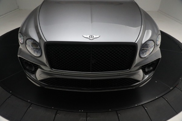 Used 2023 Bentley Bentayga Azure Hybrid for sale $159,900 at Bugatti of Greenwich in Greenwich CT 06830 16