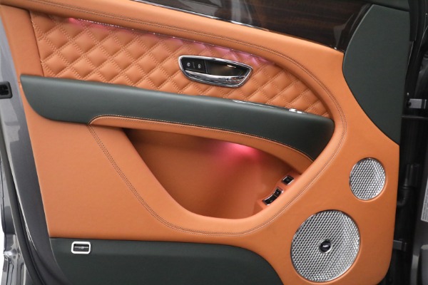 Used 2023 Bentley Bentayga Azure Hybrid for sale $159,900 at Bugatti of Greenwich in Greenwich CT 06830 22