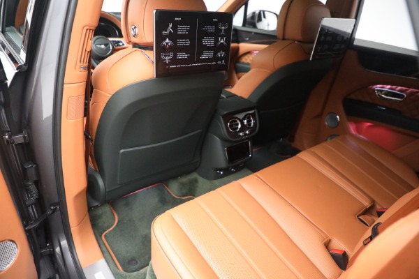 Used 2023 Bentley Bentayga Azure Hybrid for sale $159,900 at Bugatti of Greenwich in Greenwich CT 06830 27