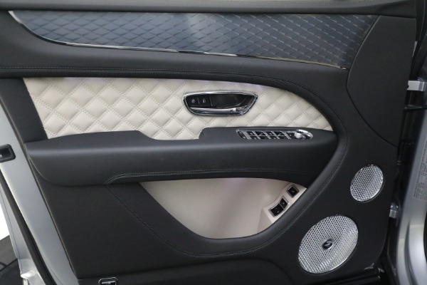 Used 2023 Bentley Bentayga Azure Hybrid for sale Sold at Bugatti of Greenwich in Greenwich CT 06830 18
