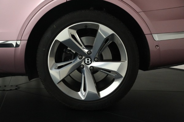 Used 2019 Bentley Bentayga V8 for sale Sold at Bugatti of Greenwich in Greenwich CT 06830 18
