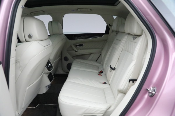 Used 2019 Bentley Bentayga V8 for sale Sold at Bugatti of Greenwich in Greenwich CT 06830 24