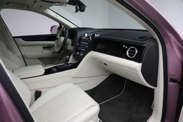 Used 2019 Bentley Bentayga V8 for sale Sold at Bugatti of Greenwich in Greenwich CT 06830 28