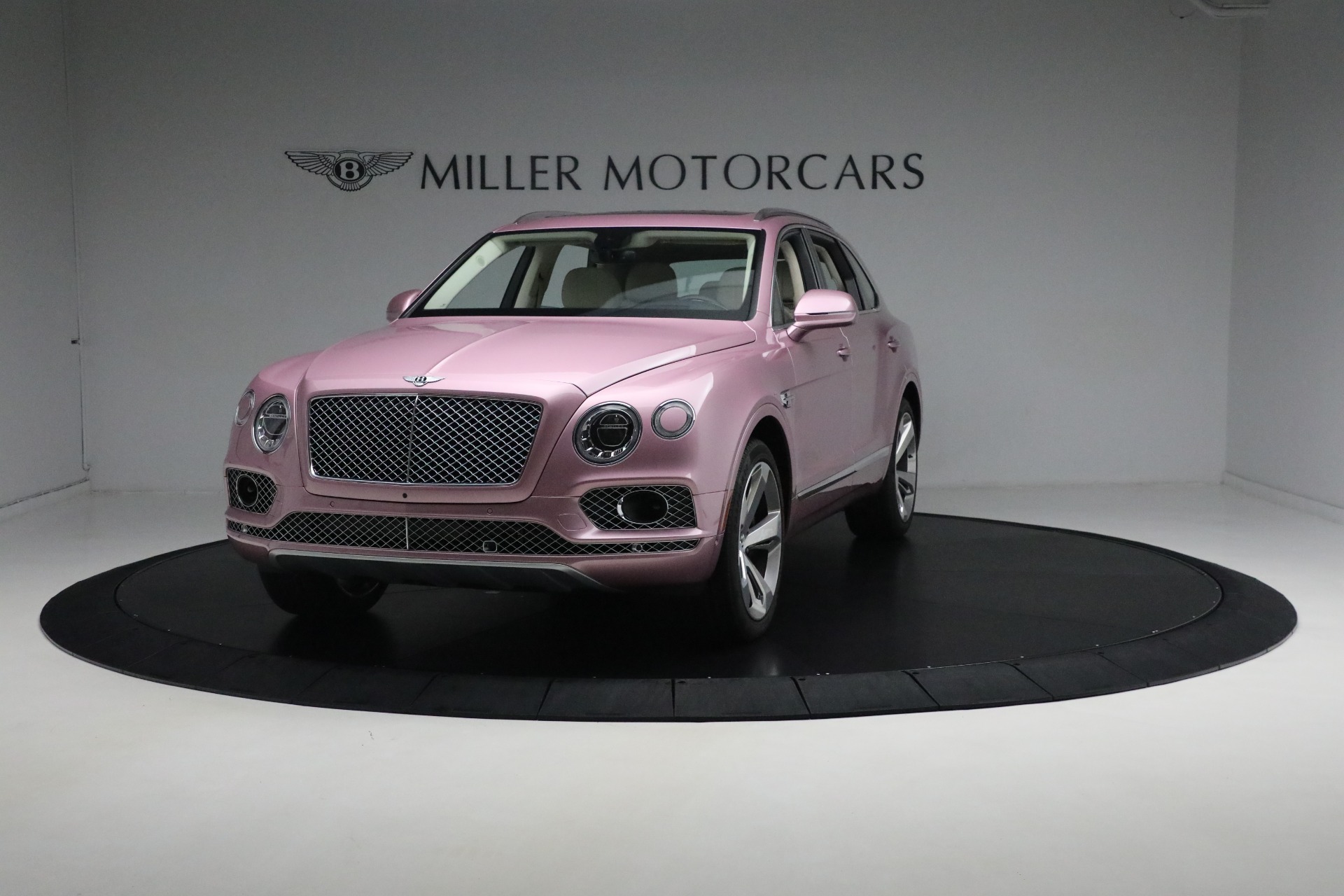 Used 2019 Bentley Bentayga V8 for sale Sold at Bugatti of Greenwich in Greenwich CT 06830 1