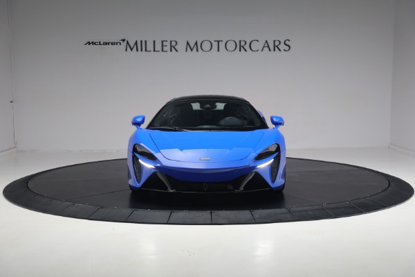 New 2025 McLaren Artura Spider Performance for sale $329,718 at Bugatti of Greenwich in Greenwich CT 06830 13