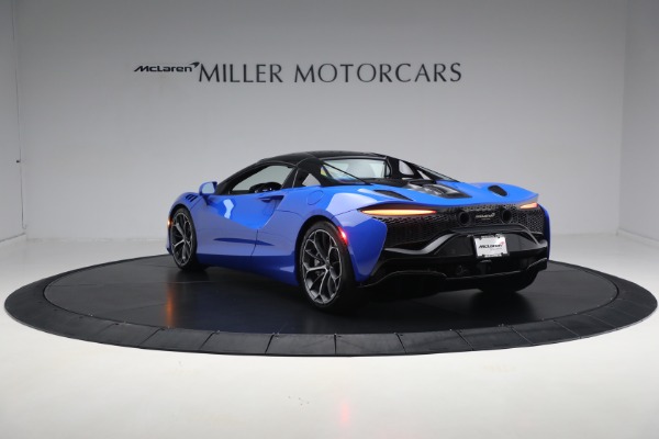 New 2025 McLaren Artura Spider Performance for sale $329,718 at Bugatti of Greenwich in Greenwich CT 06830 18