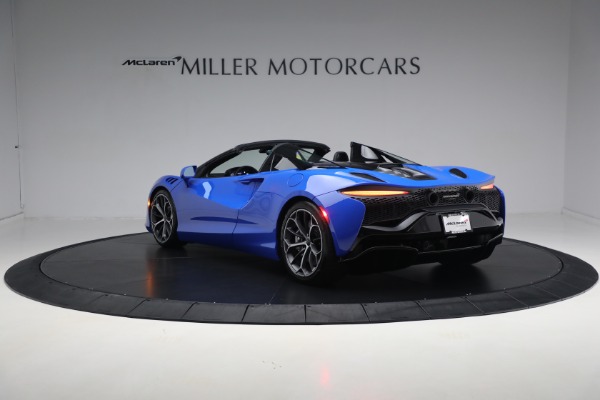 New 2025 McLaren Artura Spider Performance for sale $329,718 at Bugatti of Greenwich in Greenwich CT 06830 5