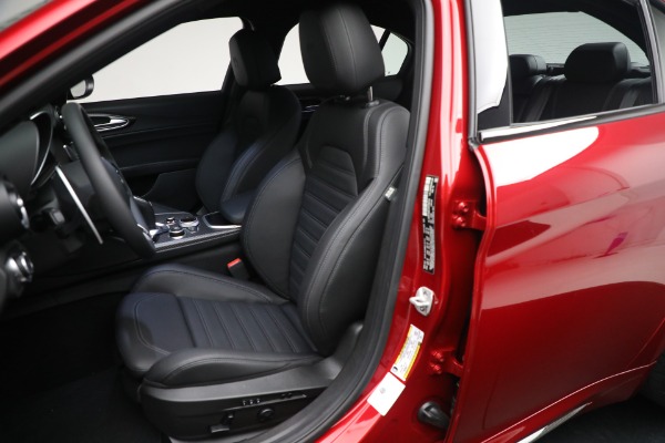 New 2024 Alfa Romeo Giulia Quadrifoglio for sale $79,415 at Bugatti of Greenwich in Greenwich CT 06830 26