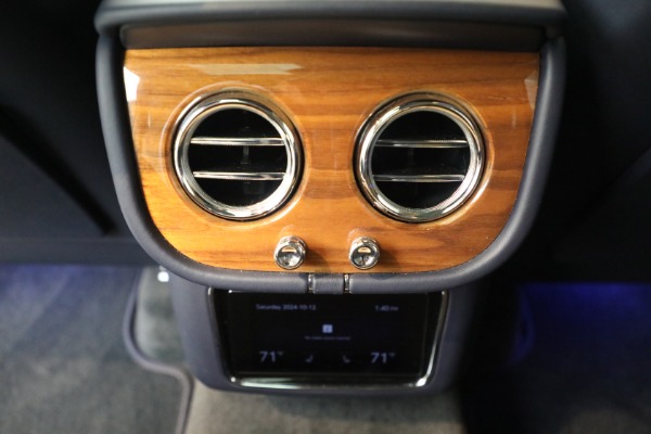 Used 2021 Bentley Bentayga V8 for sale Sold at Bugatti of Greenwich in Greenwich CT 06830 27