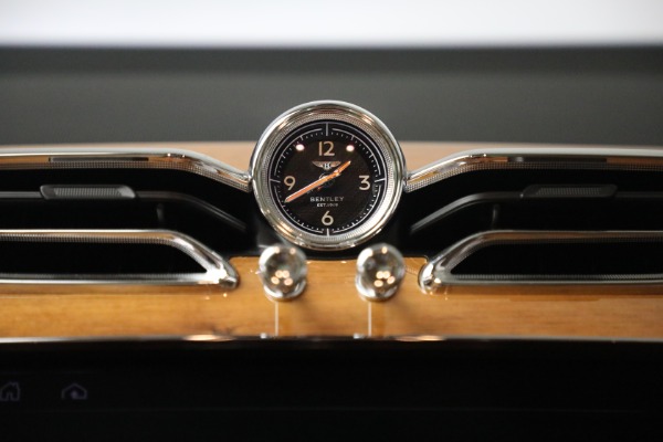 Used 2021 Bentley Bentayga V8 for sale Sold at Bugatti of Greenwich in Greenwich CT 06830 28