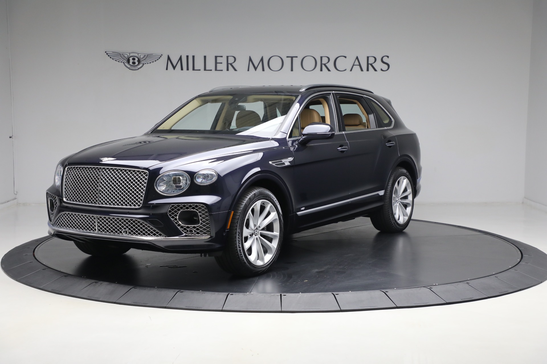 Used 2021 Bentley Bentayga V8 for sale Sold at Bugatti of Greenwich in Greenwich CT 06830 1