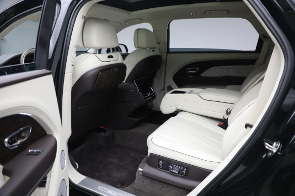 Used 2024 Bentley Bentayga EWB Azure V8 for sale $239,900 at Bugatti of Greenwich in Greenwich CT 06830 17