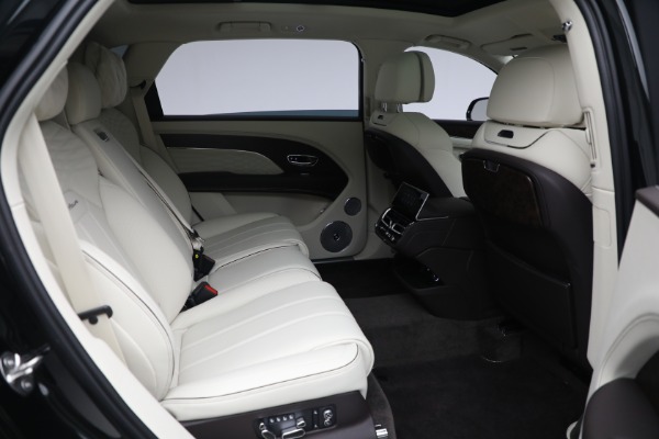 Used 2024 Bentley Bentayga EWB Azure V8 for sale $239,900 at Bugatti of Greenwich in Greenwich CT 06830 19