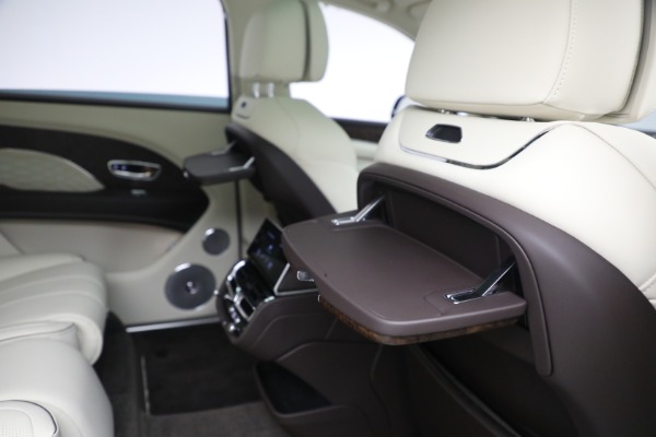 Used 2024 Bentley Bentayga EWB Azure V8 for sale $239,900 at Bugatti of Greenwich in Greenwich CT 06830 21