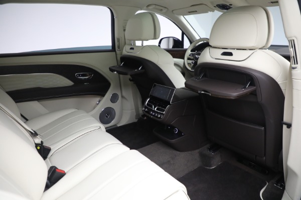Used 2024 Bentley Bentayga EWB Azure V8 for sale $239,900 at Bugatti of Greenwich in Greenwich CT 06830 23
