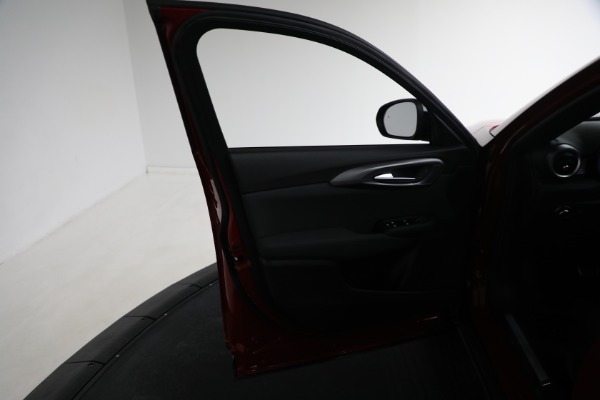 New 2024 Alfa Romeo Tonale Veloce for sale Sold at Bugatti of Greenwich in Greenwich CT 06830 19