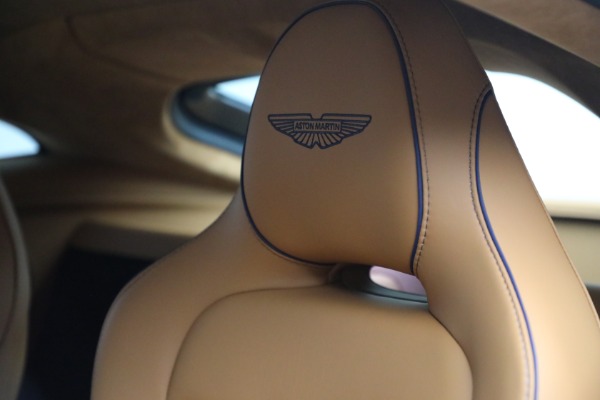 New 2025 Aston Martin Vantage for sale $243,200 at Bugatti of Greenwich in Greenwich CT 06830 16