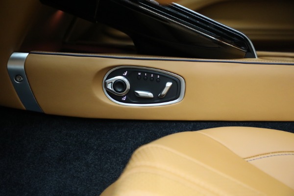 New 2025 Aston Martin Vantage for sale $243,200 at Bugatti of Greenwich in Greenwich CT 06830 20