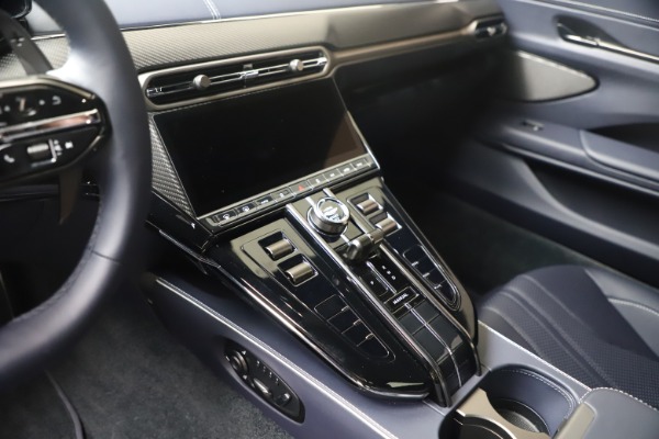 New 2025 Aston Martin Vantage for sale $243,000 at Bugatti of Greenwich in Greenwich CT 06830 20